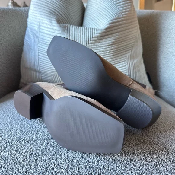 NEW!!! Nordstrom Clemens Chelsea Boot - Picture 7 of 8